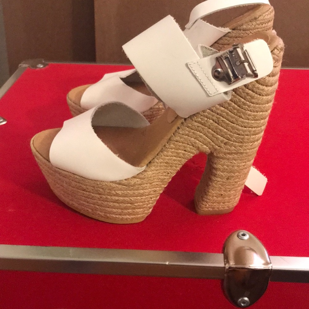Size 7.5 TOPSHOP white wedges